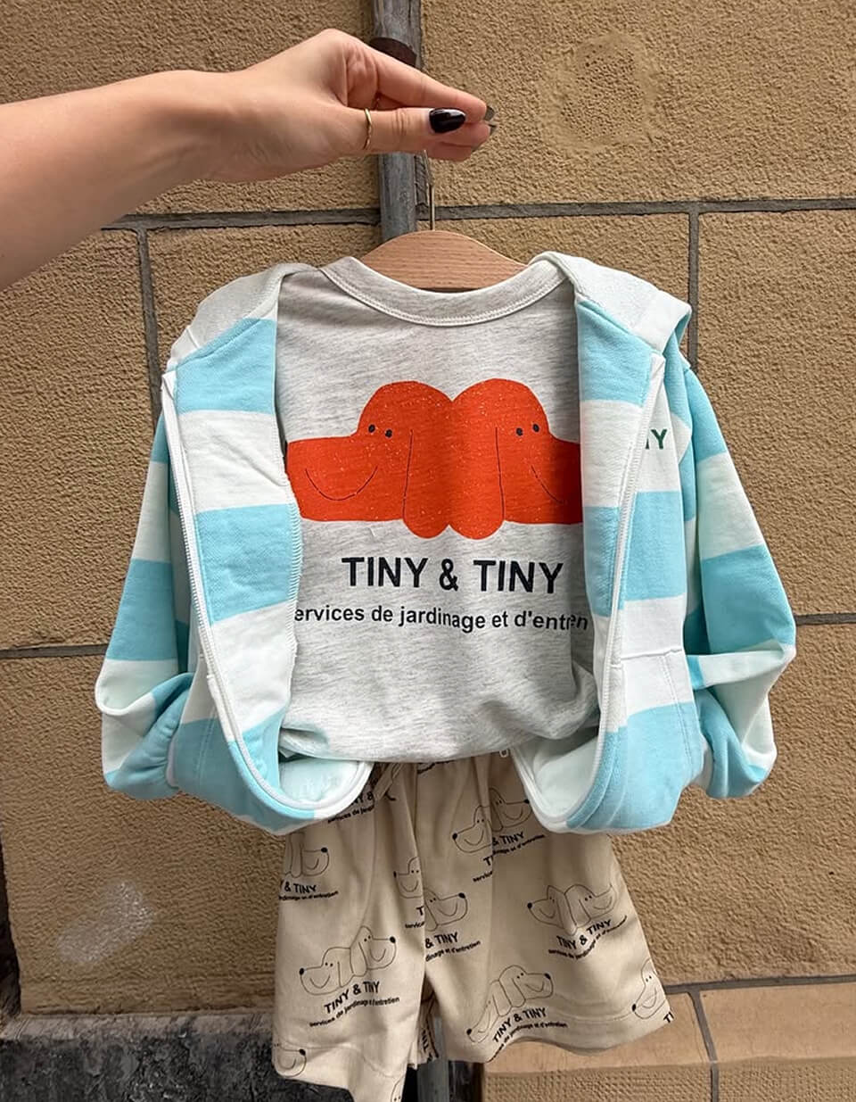 Conjunto colorido de Tiny Cottons